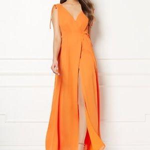 🏆HP🏆Front slit Maxi Dress
